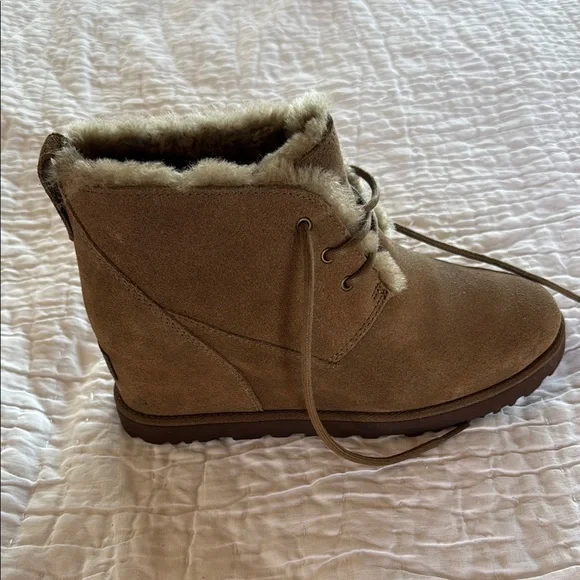 UGG Women's Classic Femme Lace Bootie Chestnut Black Hickory Sz 9 - Picture 7 of 8